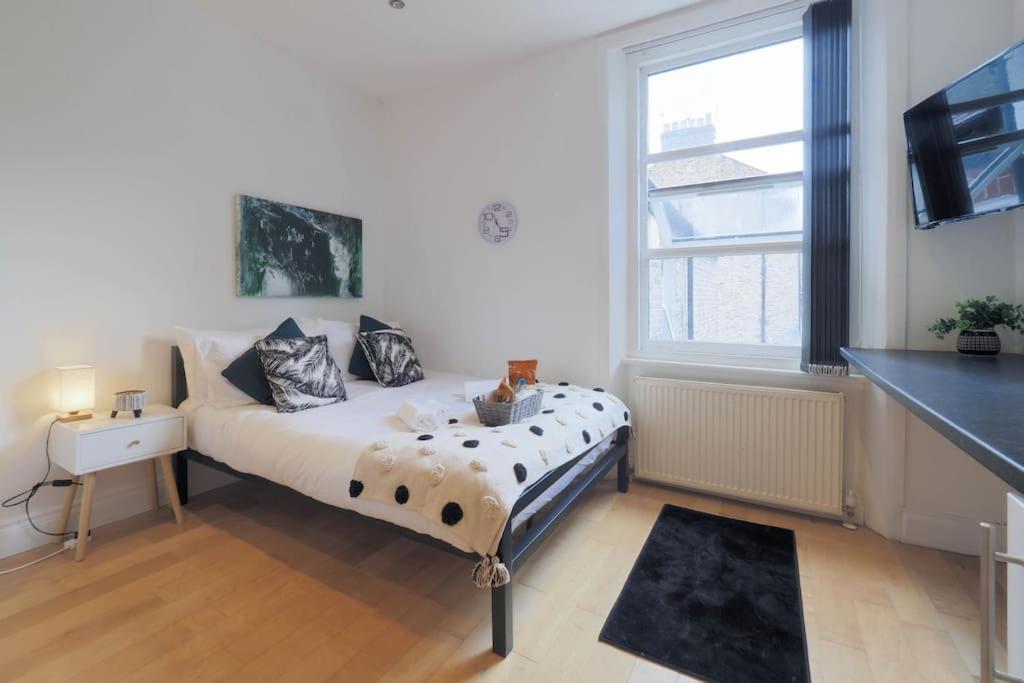 Apartament S2 Full With Own Kitchen In Centre Of Kilburn *